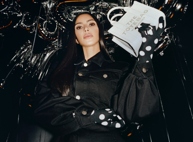 Kim Kardashian volto della campagna FW23 di Marc Jacobs