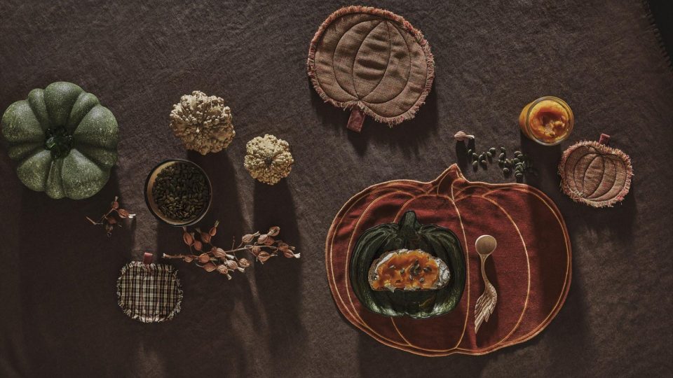 Coincasa, la tavola per l'autunno 2023 fra zucche e foliage