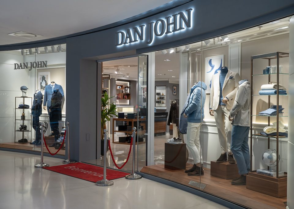 Dan John apre il suo primo store a Parigi