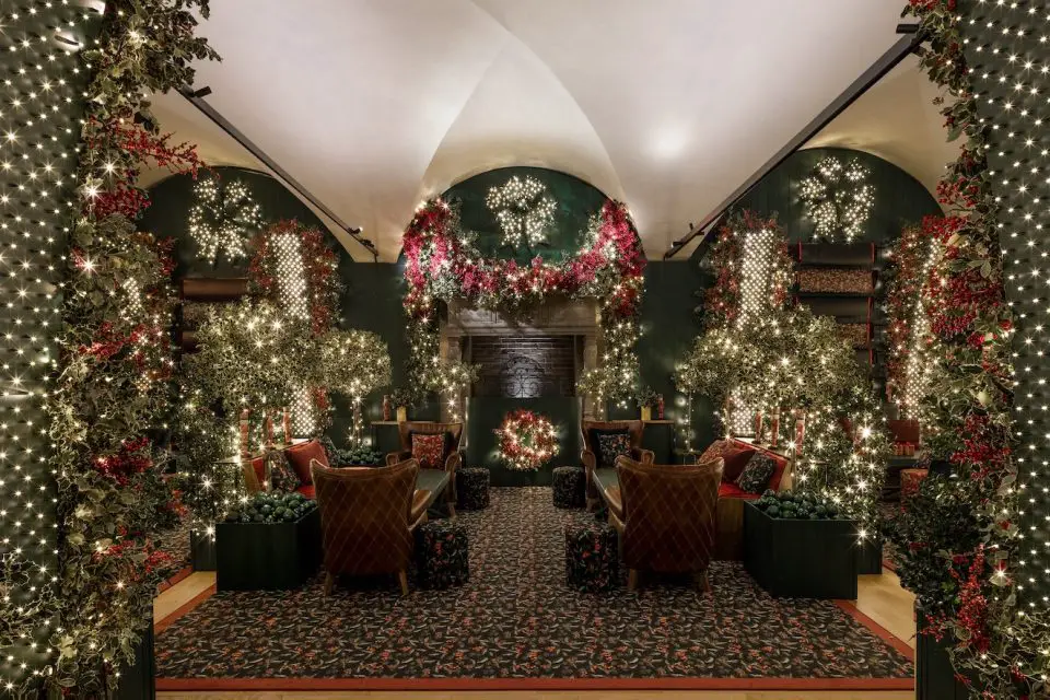 Four Seasons Hotel Milano, le feste di Natale 2023 con Acqua di Parma