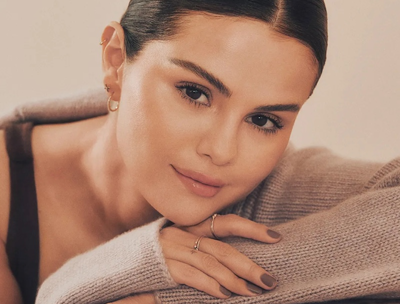Rare Beauty di Selena Gomez lancia una linea skin care