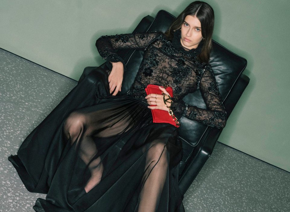 Valentino Fall 2024, il classico diventa inaspettato
