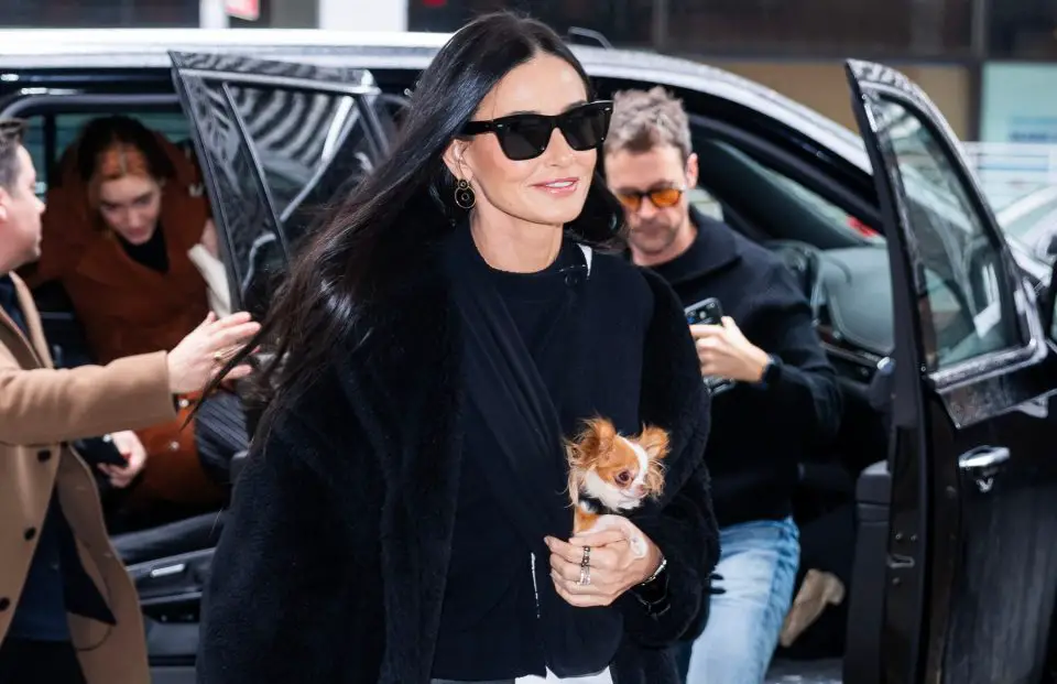 Demi Moore a New York in total look Fendi SS24