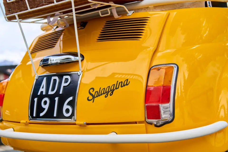 Acqua di Parma, i car fragrance diffuser su una Fiat 500 custom a St. Moritz