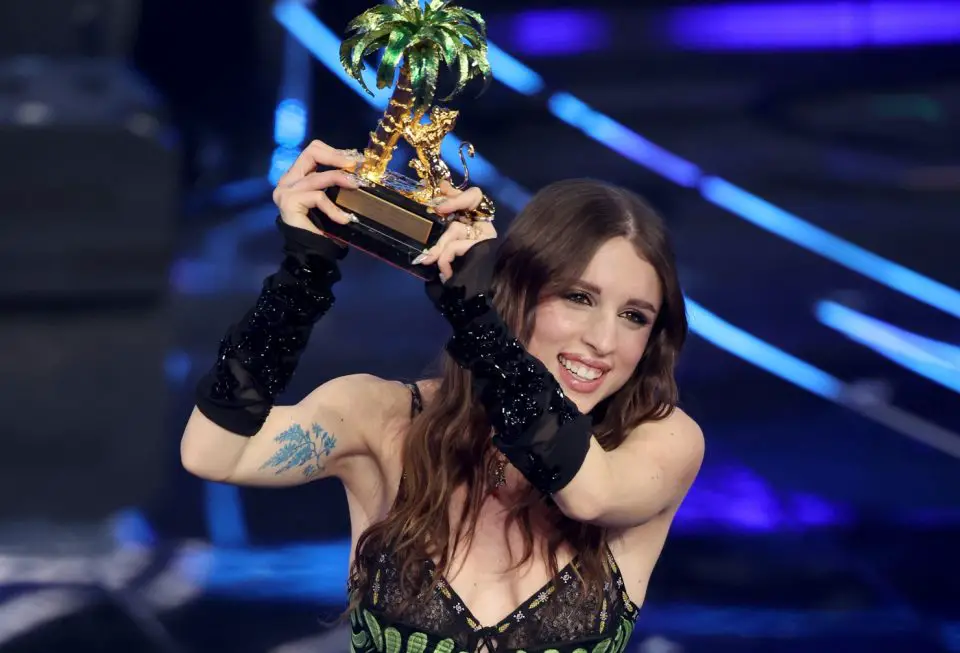 Angelina Mango, da "Amici" alla vittoria di Sanremo 2024