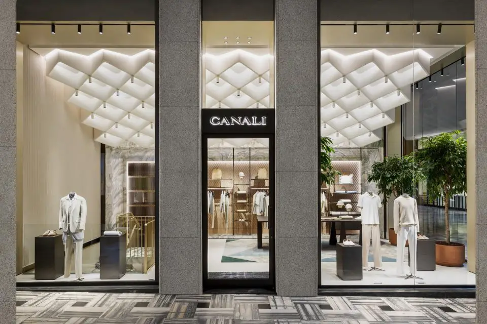 Canali, la nuova stilosa boutique in via Verri a Milano