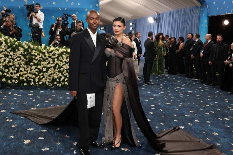 Met Gala 2025 Kylie Jenner e Maximilian Davis sul red carpet, il tema dell'edizione 2026