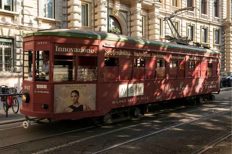 Il Beauty Tram di Milano Beauty Week 2026 percorre le vie del centro di Milano