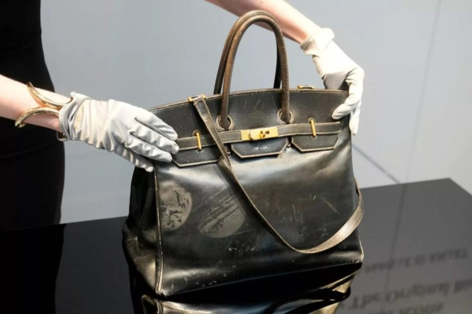 Borsa Hermès Birkin pre-loved per il nuovo e-commerce di 1000LANDS