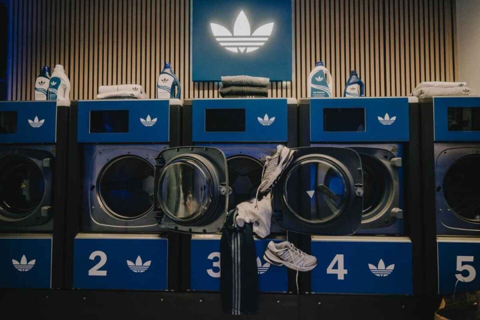Adidas Originals Apparel Collection, il takeover della lavanderia durante la Milano Fashion Week
