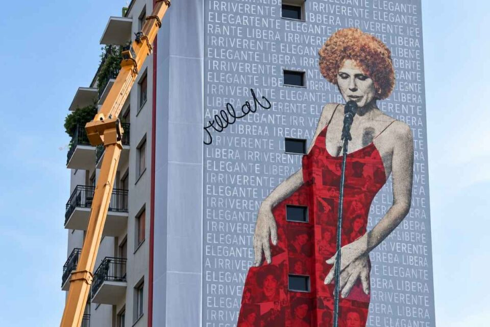 Il maxi murale dedicato a Ornella Vanoni a Milano per la Milano Beauty Week 2026