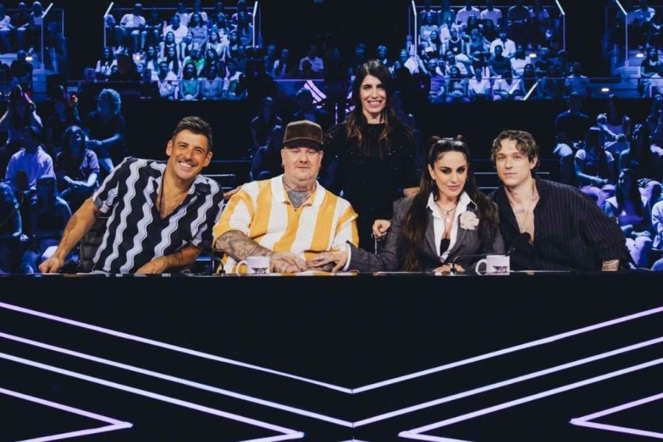 Giorgia con i giudici di X Factor 2026 Francesco Gabbani, Jake La Furia, Paola Iezzi e Irama